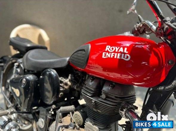 Red Royal Enfield Classic 500