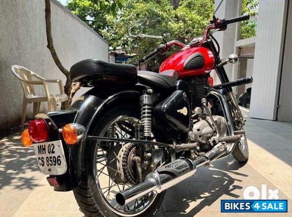 Red Royal Enfield Classic 500
