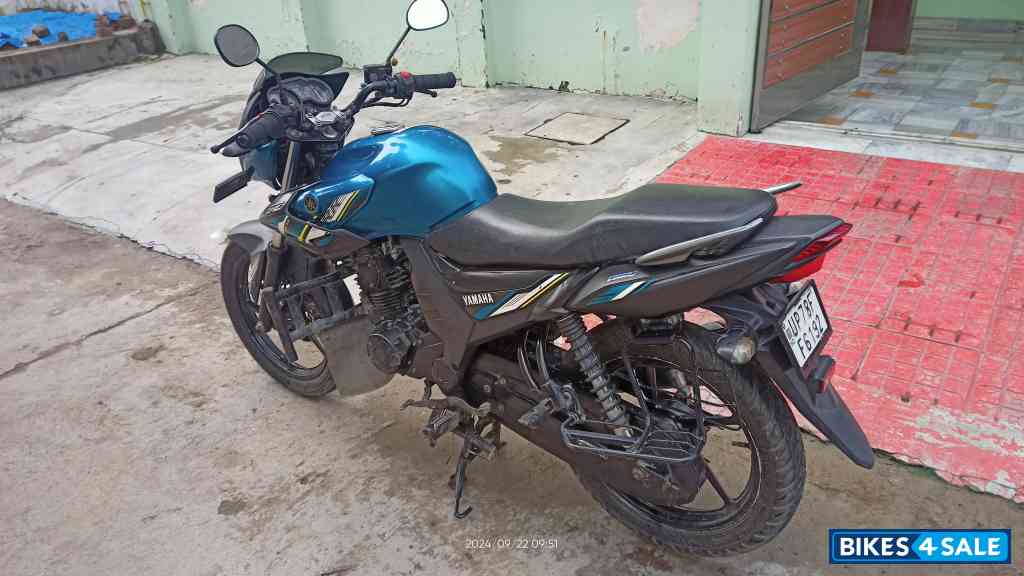 Cyan Metallic 6 Yamaha SZ-RR V2