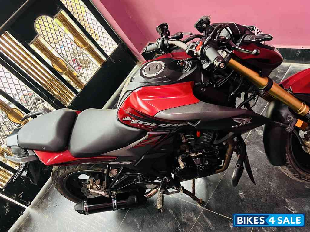 Red Honda Hornet 2.0