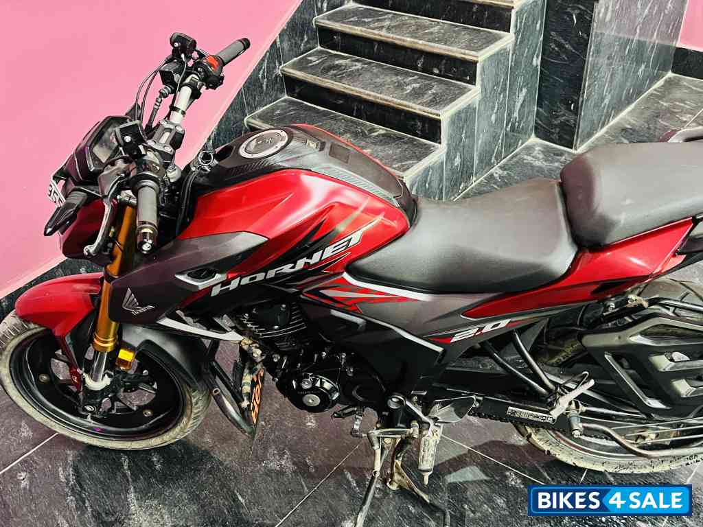 Red Honda Hornet 2.0