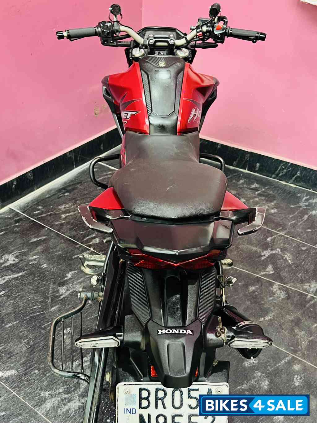 Red Honda Hornet 2.0