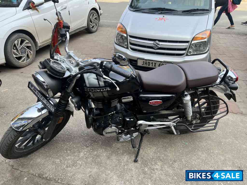 Black Honda 2023 CB350 Hness DLX Pro Chrome