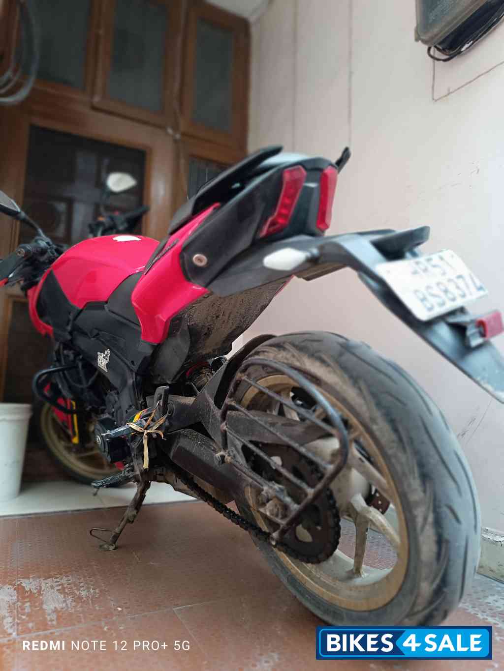 Red Bajaj Dominar 400 Disc