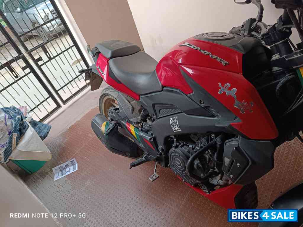 Red Bajaj Dominar 400 Disc