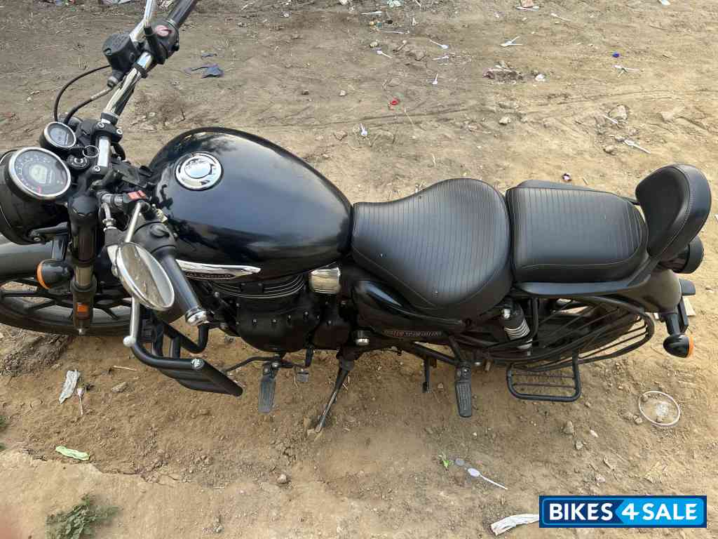 Royal Enfield Meteor 350 Stellar