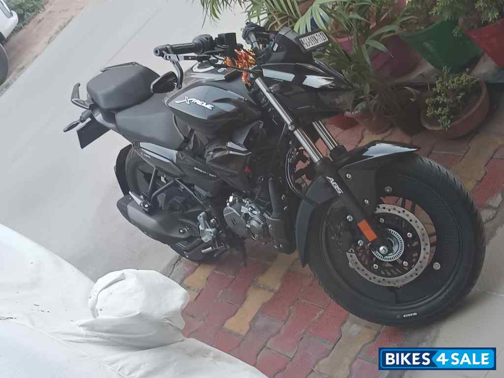 Black Hero Xtreme 125R