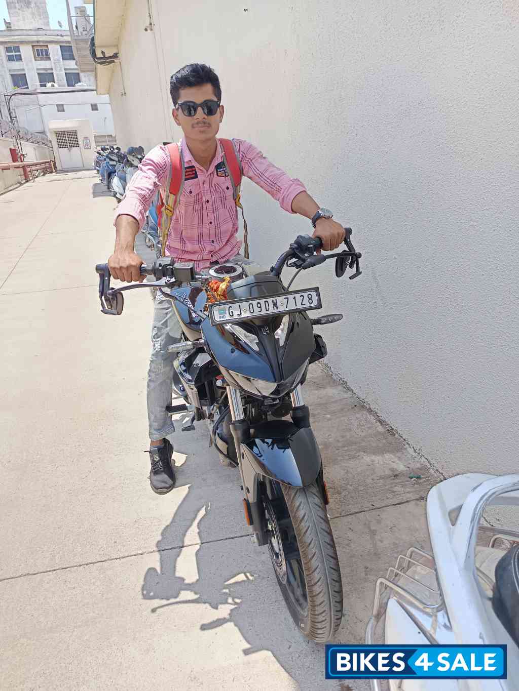 Black Hero Xtreme 125R Black Hero Xtreme 125R