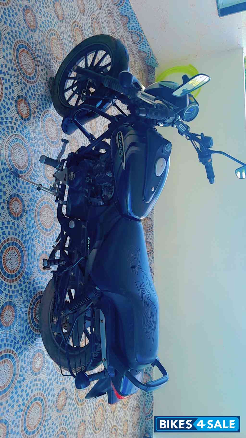 Bajaj Avenger Street 180