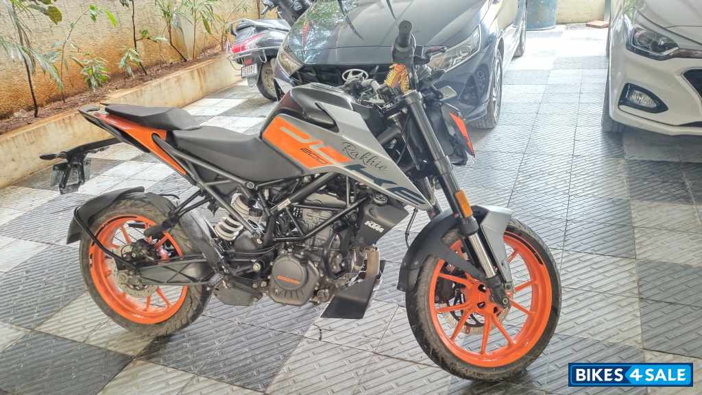 KTM Duke 200 ABS KTM Duke 200 ABS