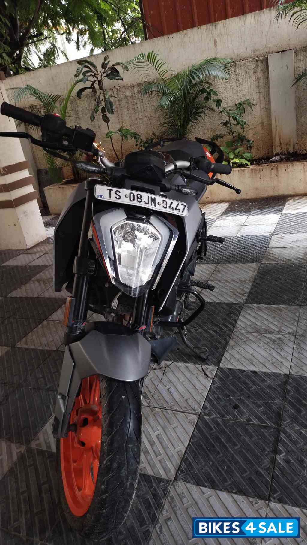 KTM Duke 200 ABS KTM Duke 200 ABS