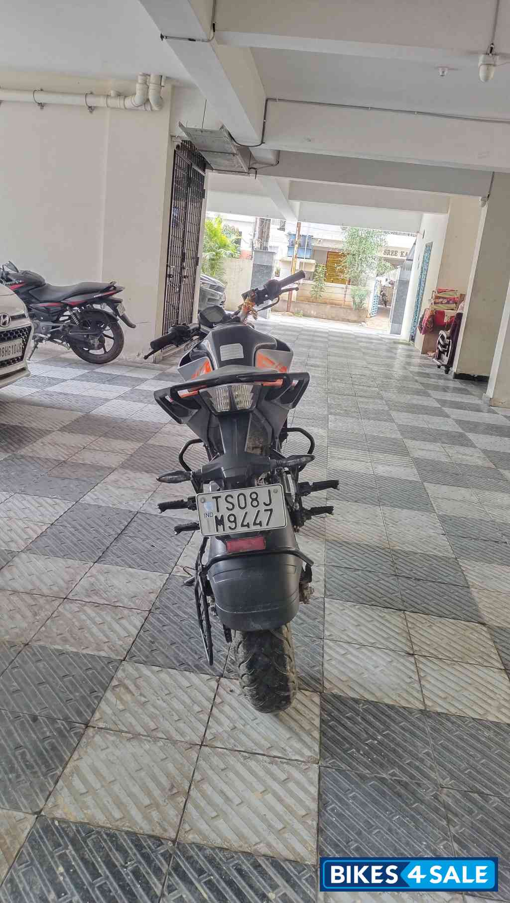 KTM Duke 200 ABS KTM Duke 200 ABS