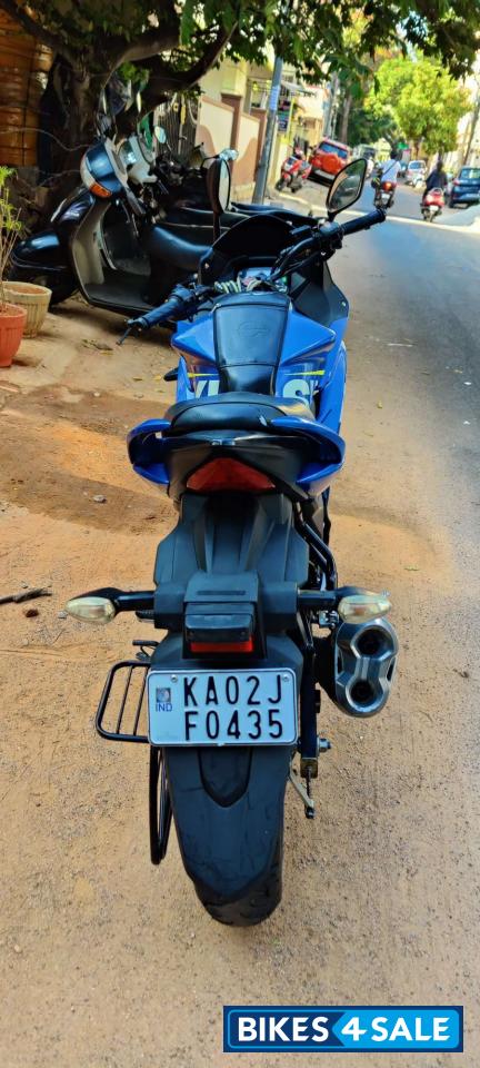 Blue Suzuki Gixxer SF