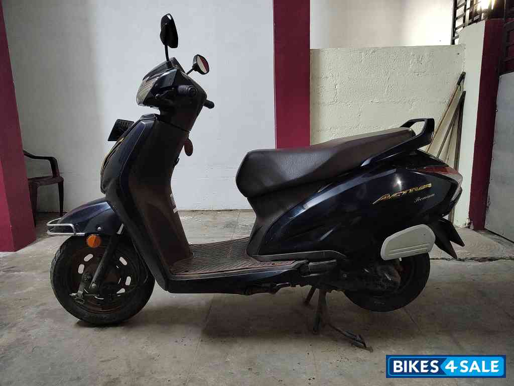 Pearl Siren Blue-a Honda Activa Premium Edition Deluxe