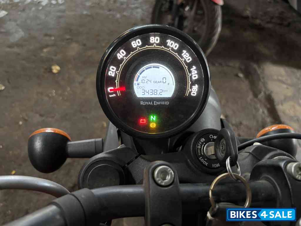 Red Royal Enfield Hunter 350 Metro