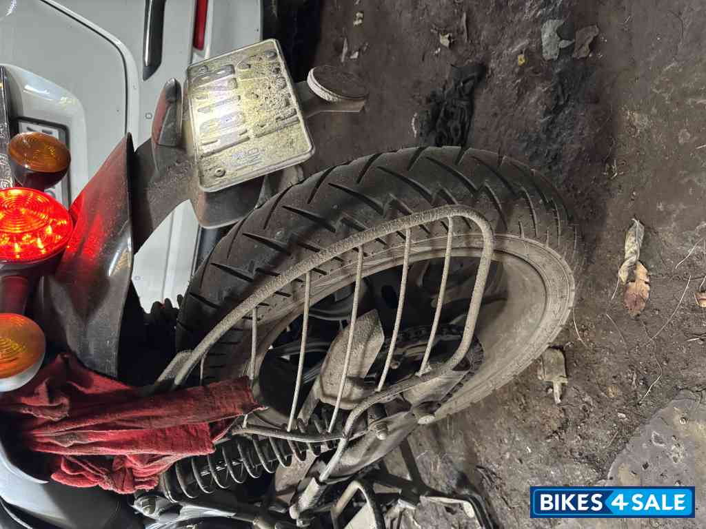 Red Royal Enfield Hunter 350 Metro