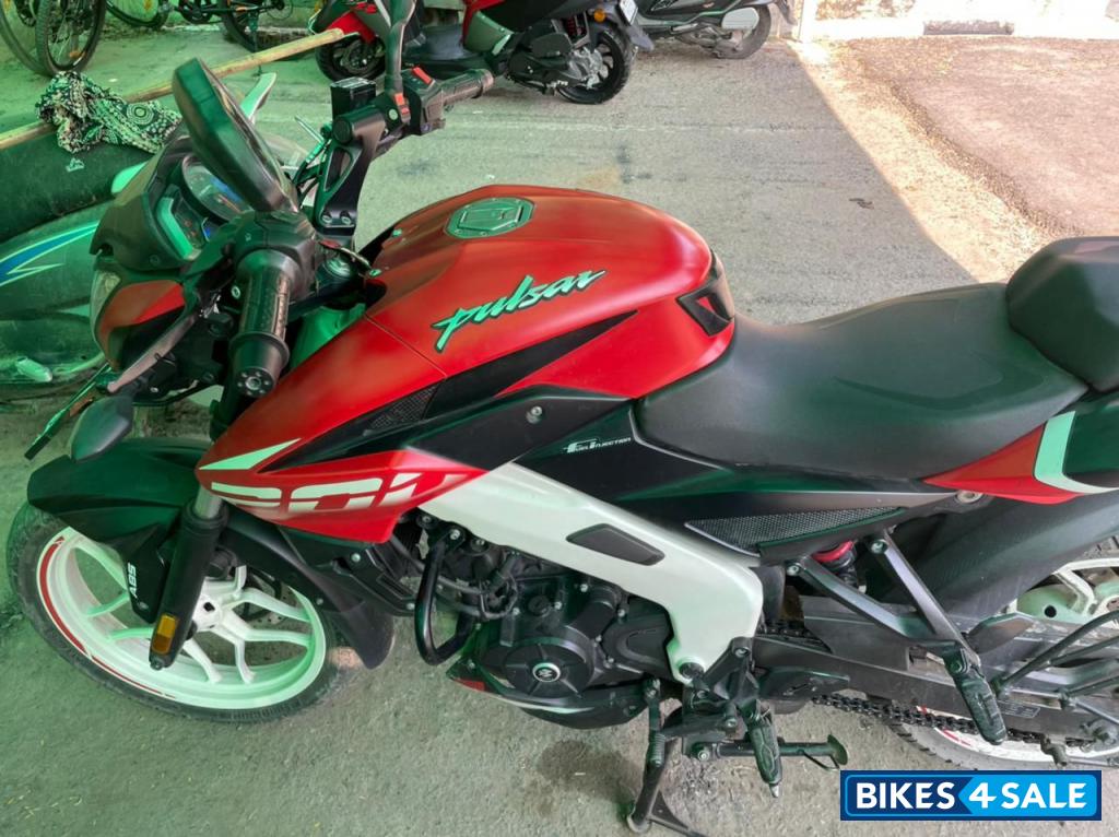 Red White Bajaj Pulsar 200 NS