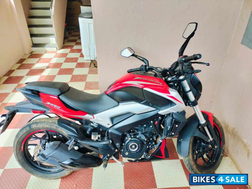 Red Bajaj Dominar 250