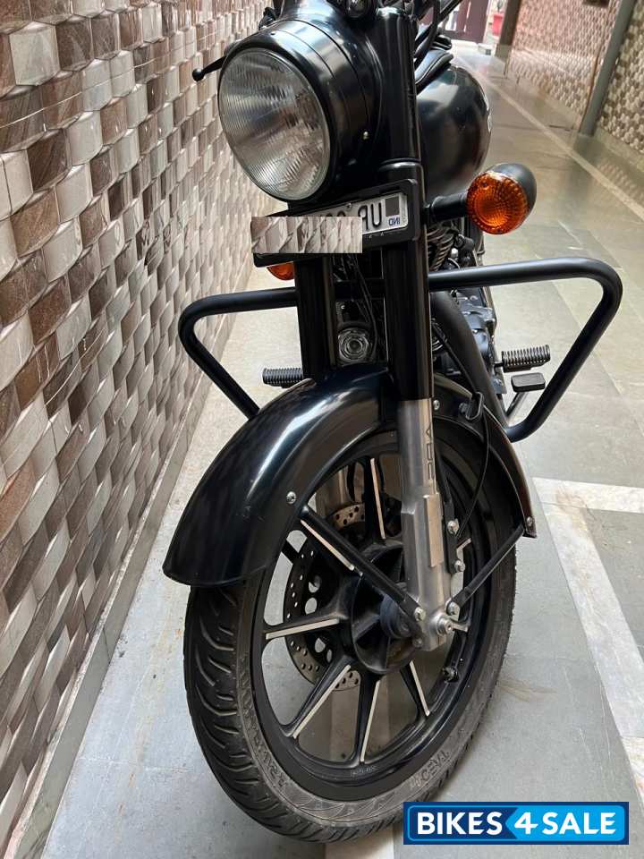 Royal Enfield Classic Stealth Black