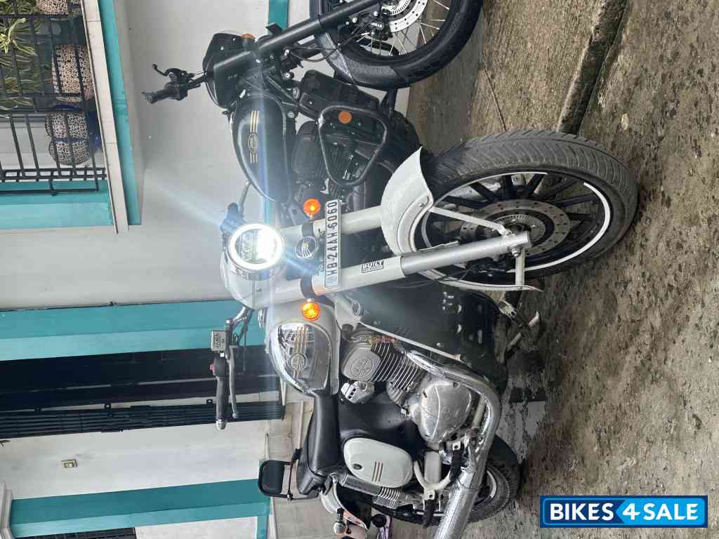 White Jawa Jawa BS6
