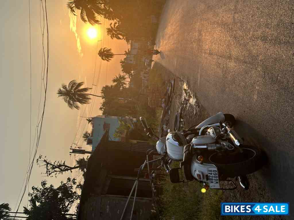 White Jawa Jawa BS6