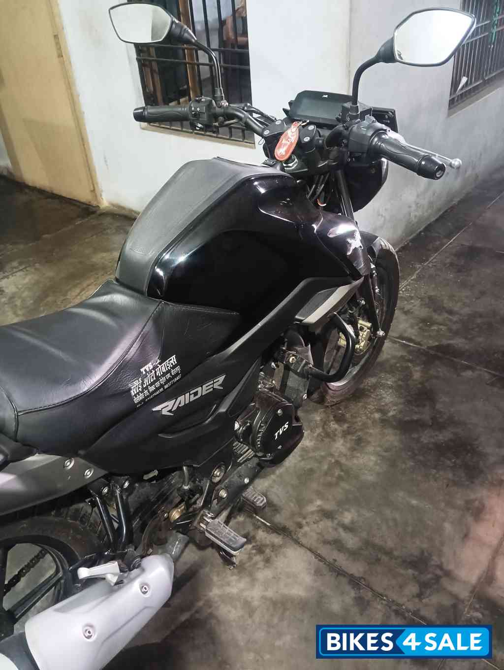 TVS Raider Split Seat