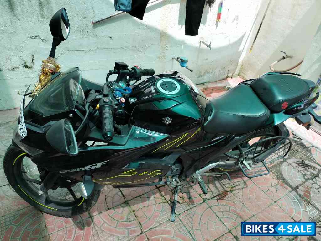 Suzuki Gixxer SF