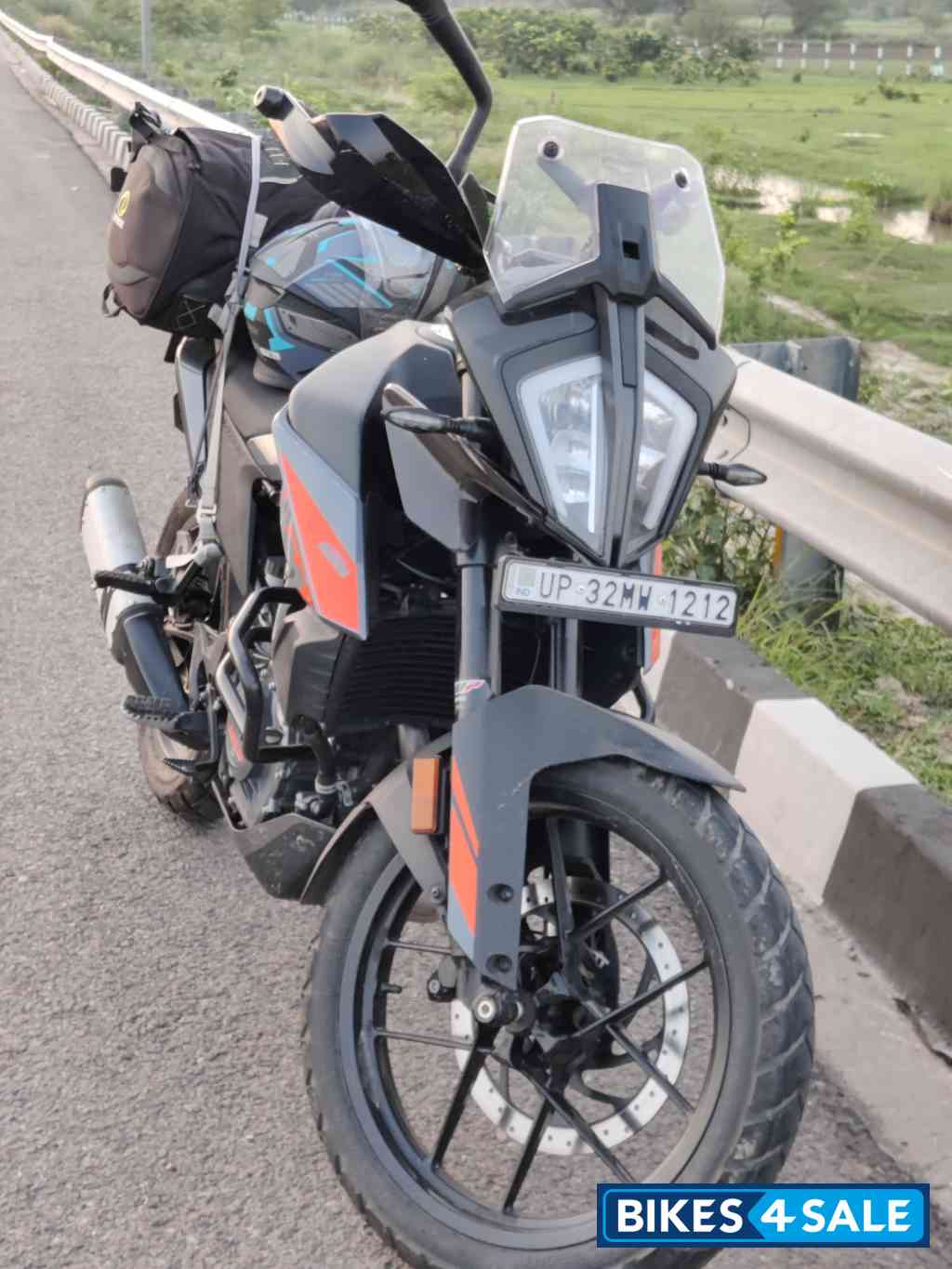Black KTM 390 Adventure 2022