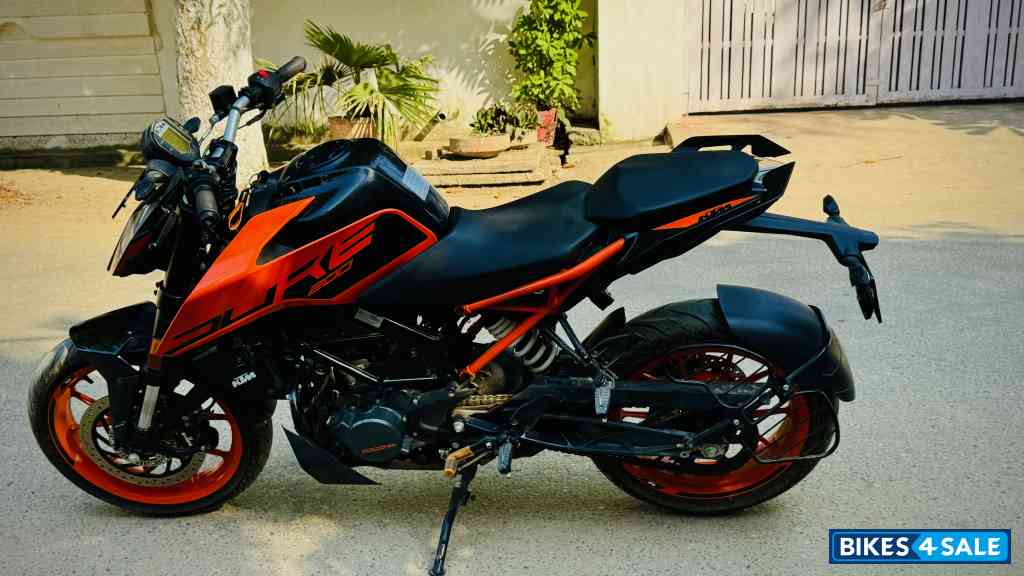 KTM Duke 200