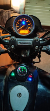 Bajaj Avenger 180 DTS-i