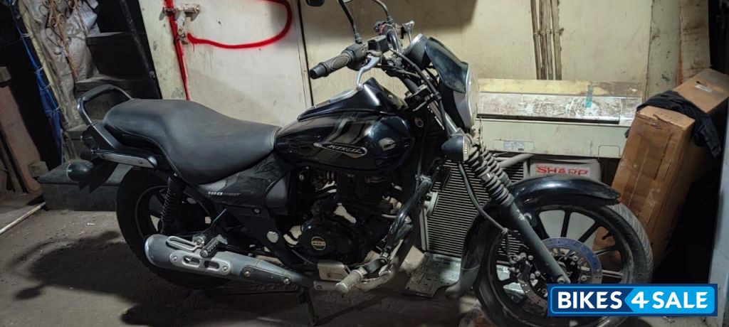 Bajaj Avenger 180 DTS-i