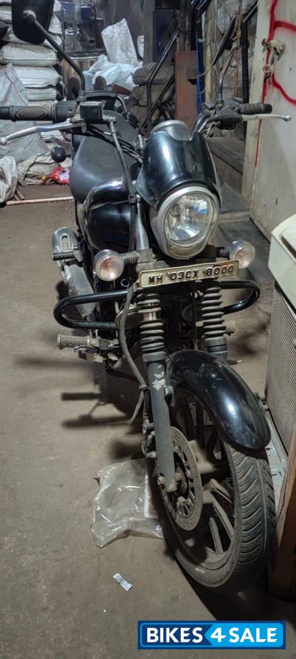 Bajaj Avenger 180 DTS-i