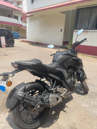 Matt Black Yamaha FZ25