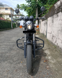 White Royal Enfield Thunderbird X 350