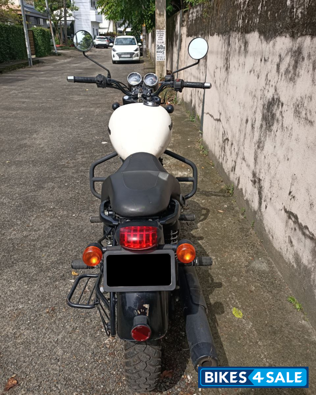 White Royal Enfield Thunderbird X 350