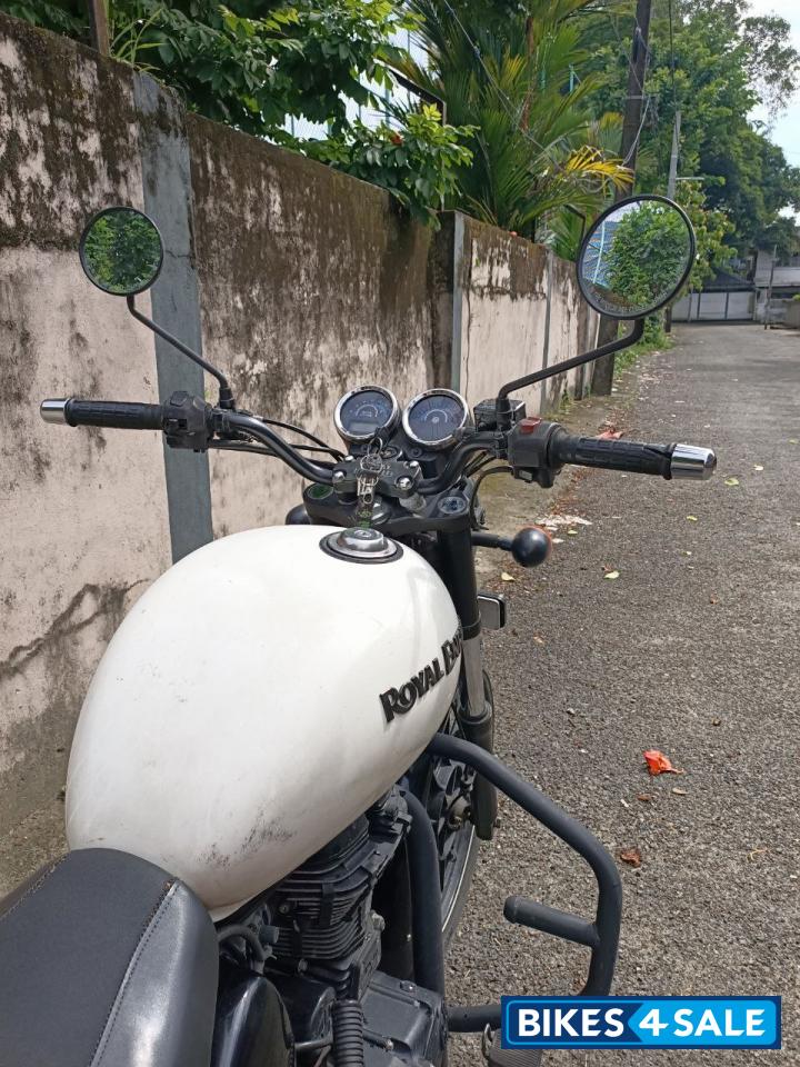 White Royal Enfield Thunderbird X 350