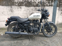 White Royal Enfield Thunderbird X 350