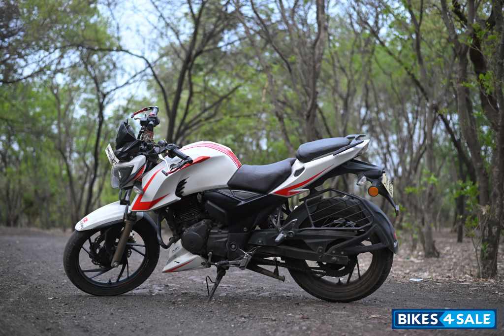 TVS Apache RTR 200 4V Race Edition 2.0