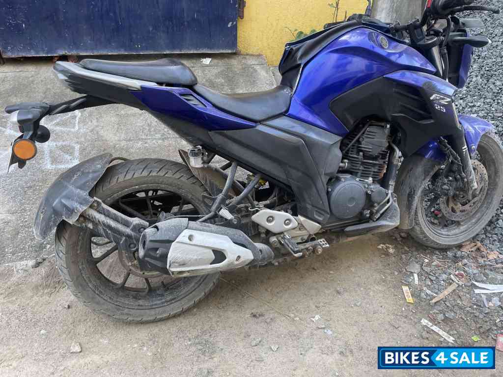 Yamaha FZ25