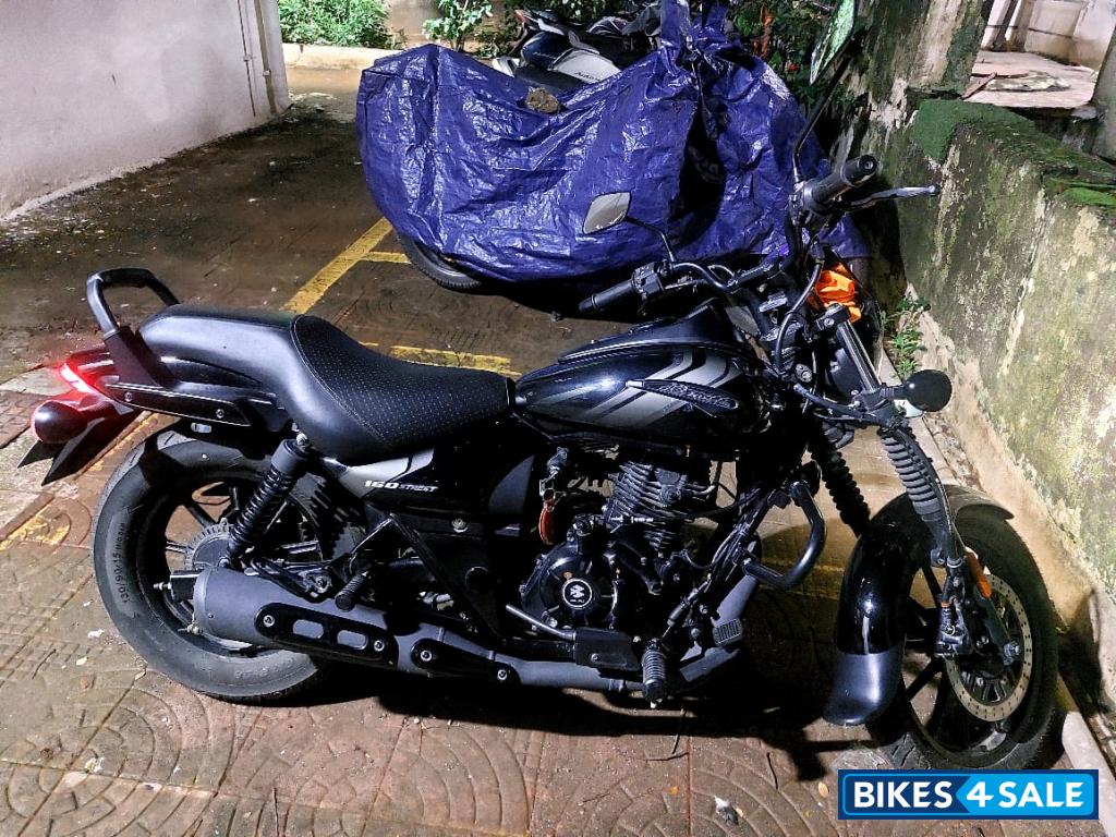 Black Bajaj Avenger Street 160 BS6