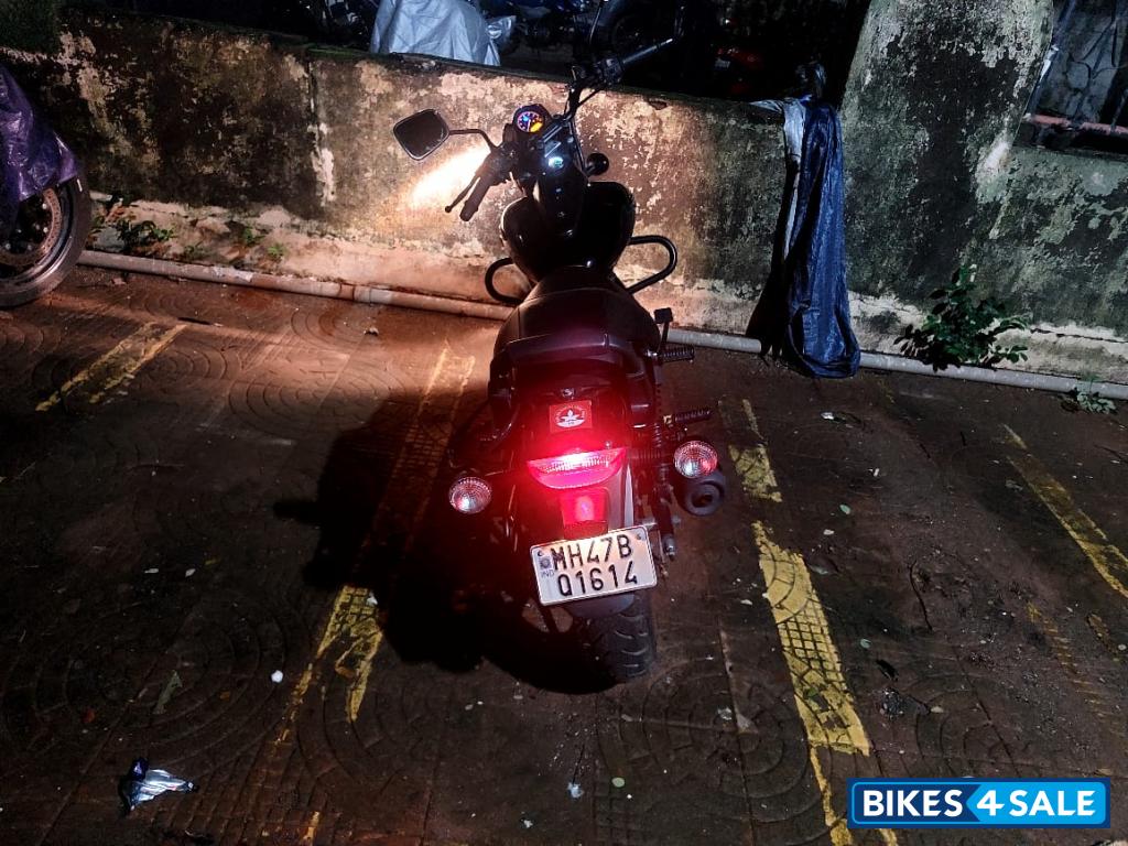 Black Bajaj Avenger Street 160 BS6