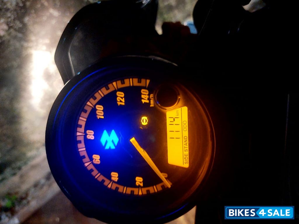 Black Bajaj Avenger Street 160 BS6