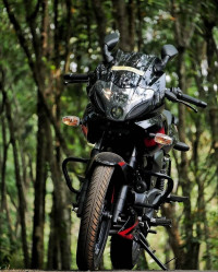 Bajaj Pulsar 220 DTSFi 2019 Model