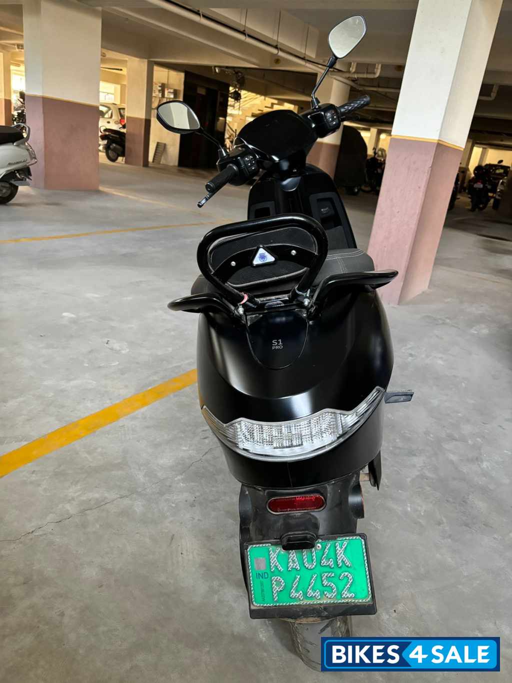 Matt Black Ola S1 Pro