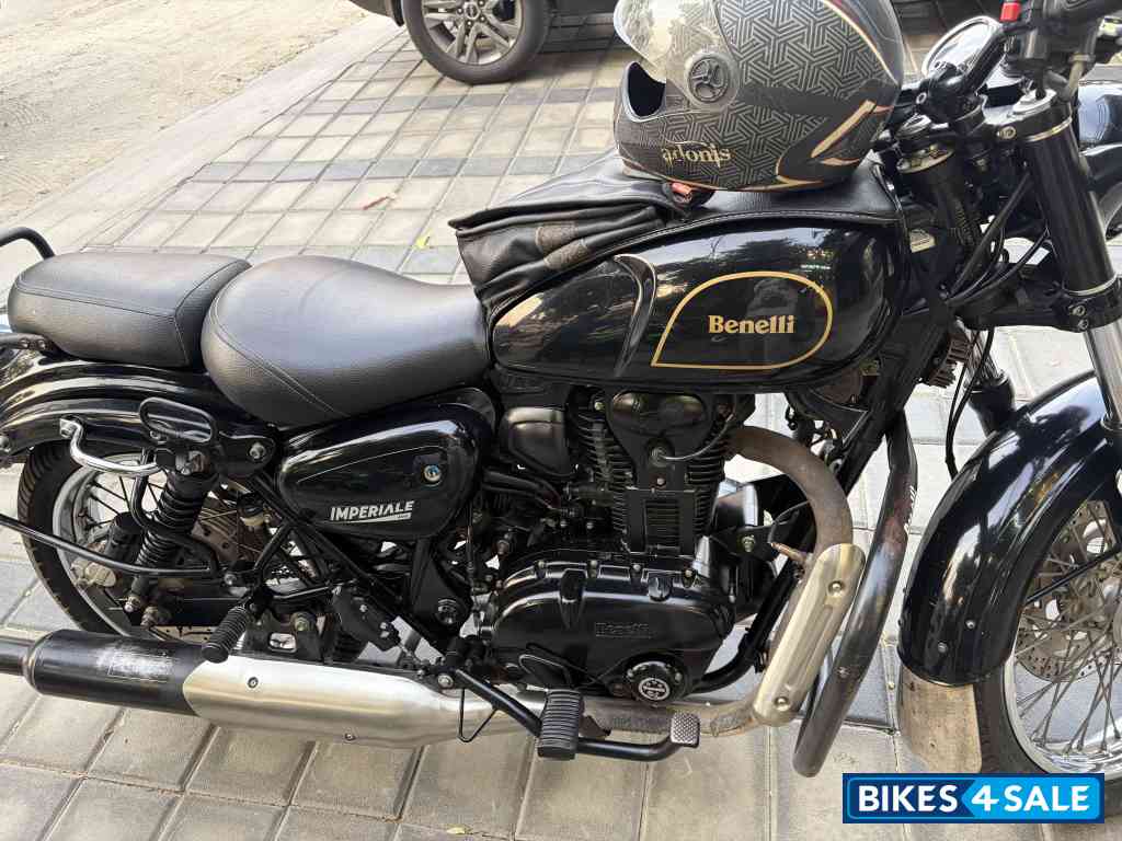 Black Benelli Imperiale 400