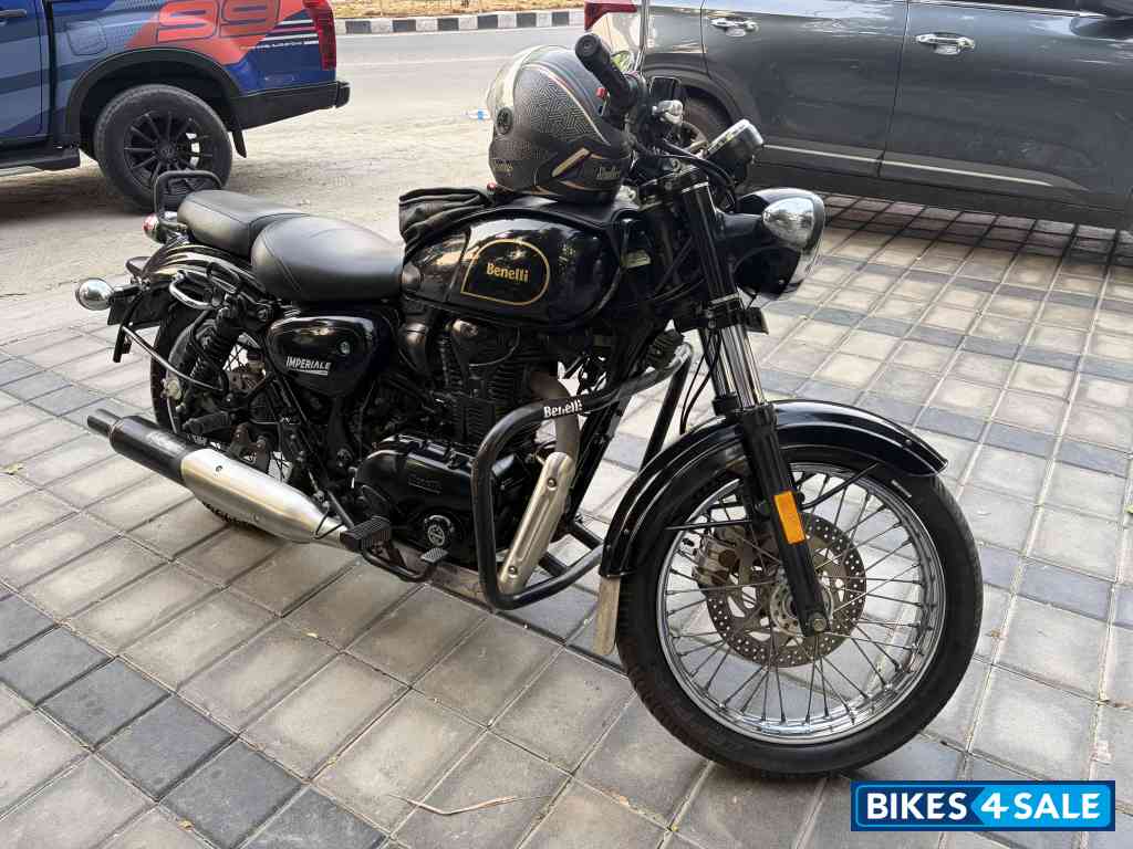 Black Benelli Imperiale 400