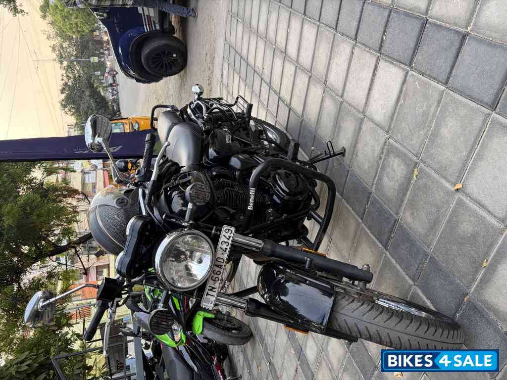 Black Benelli Imperiale 400