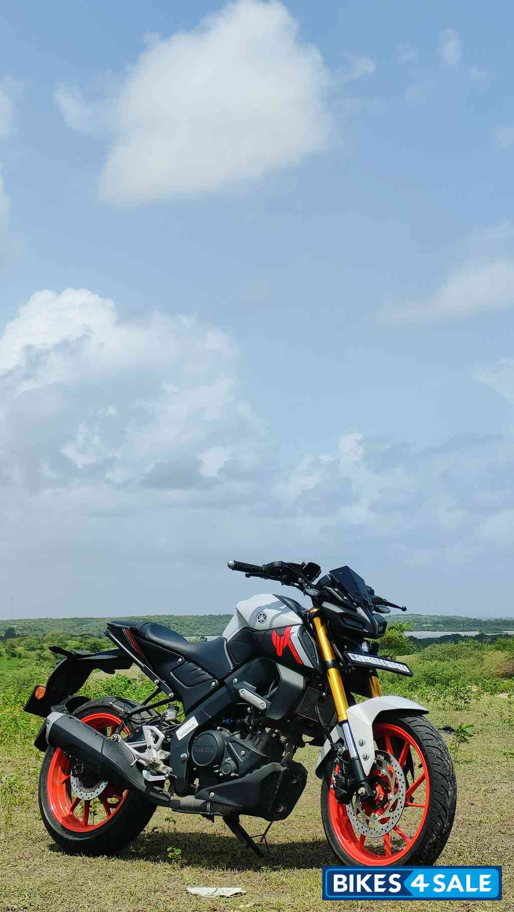 White Yamaha MT-15 Ver 2.0