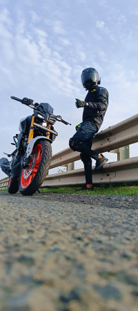 White Yamaha MT-15 Ver 2.0