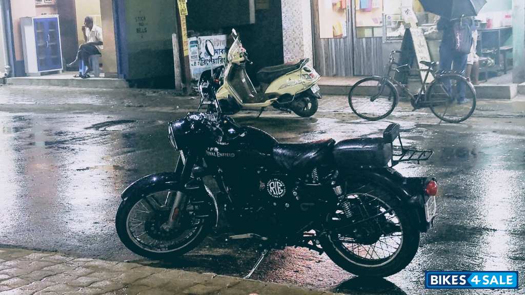 Pure Black Royal Enfield Classic 350 Single Channel BS6